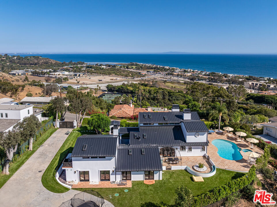 Property Photo: 3453 Coast View Dr CA 90265