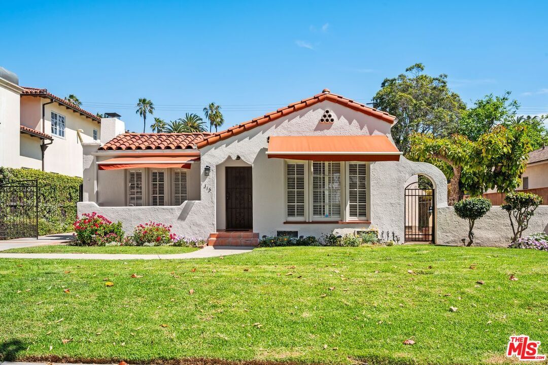 Property Photo:  315 17th St  CA 90402 