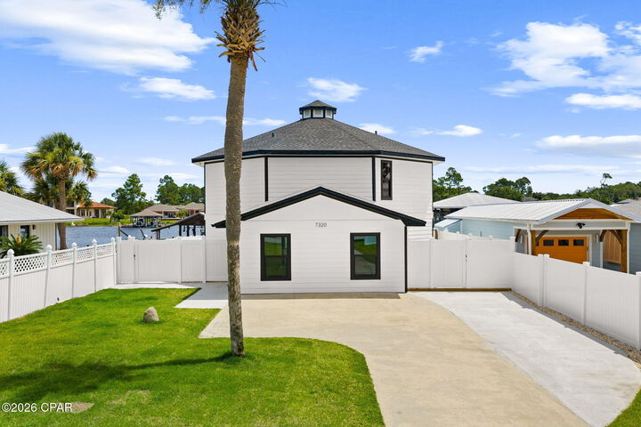 Property Photo: 7320 S Lagoon Drive FL 32408