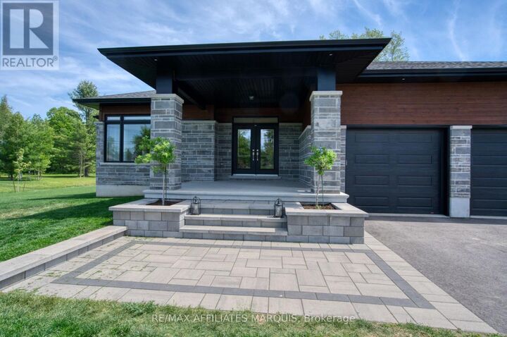 Property Photo:  27 Diane Drive  ON K7A 4S5 