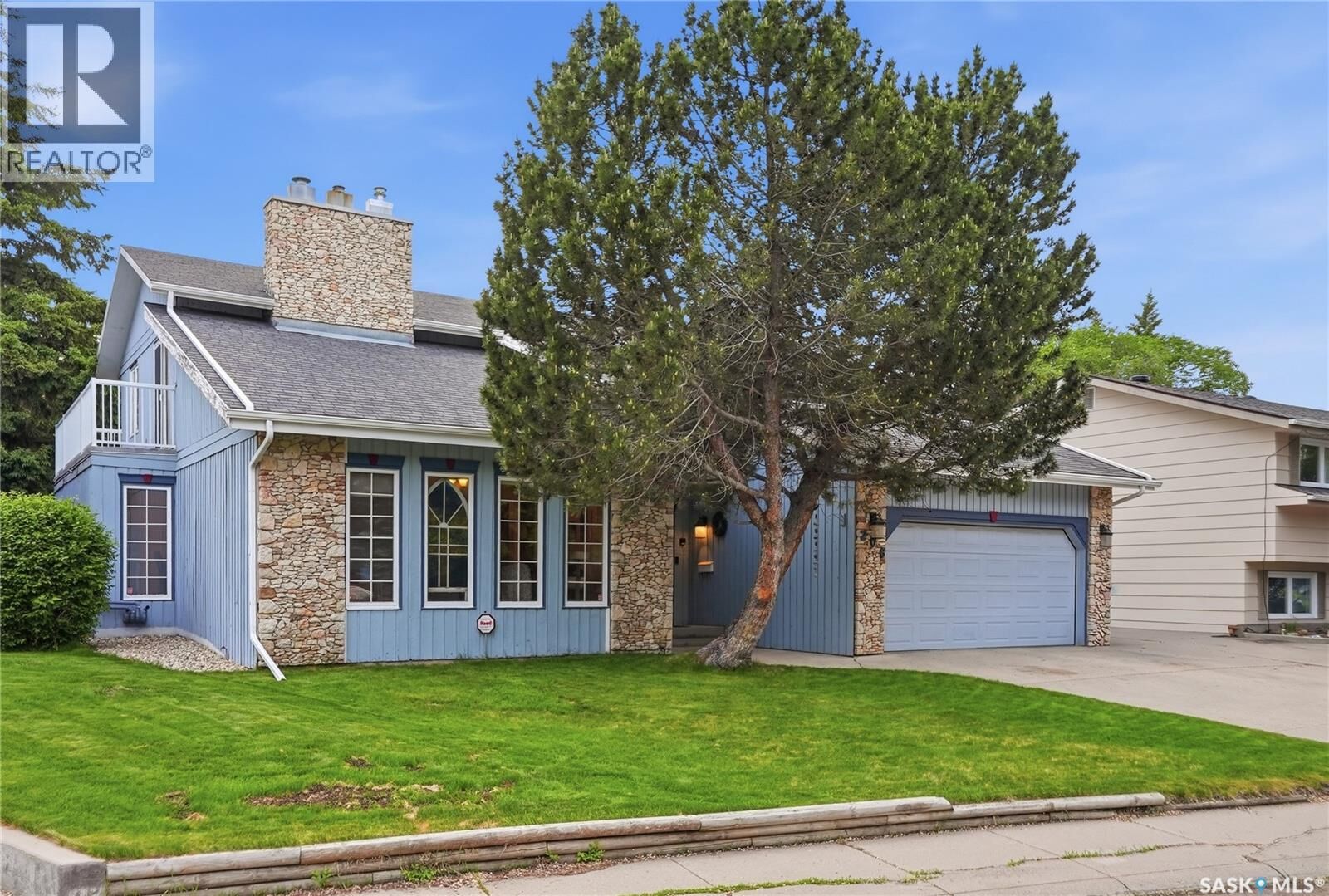 Property Photo:  206 Willoughby Crescent  SK S7H 4W7 