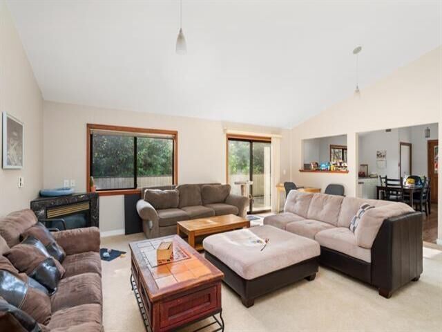 Property Photo:  13708 20 Avenue  BC V4A 1Z7 