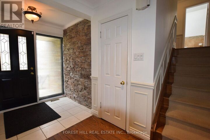 Property Photo:  221 Park Home Avenue  ON M2R 1A1 