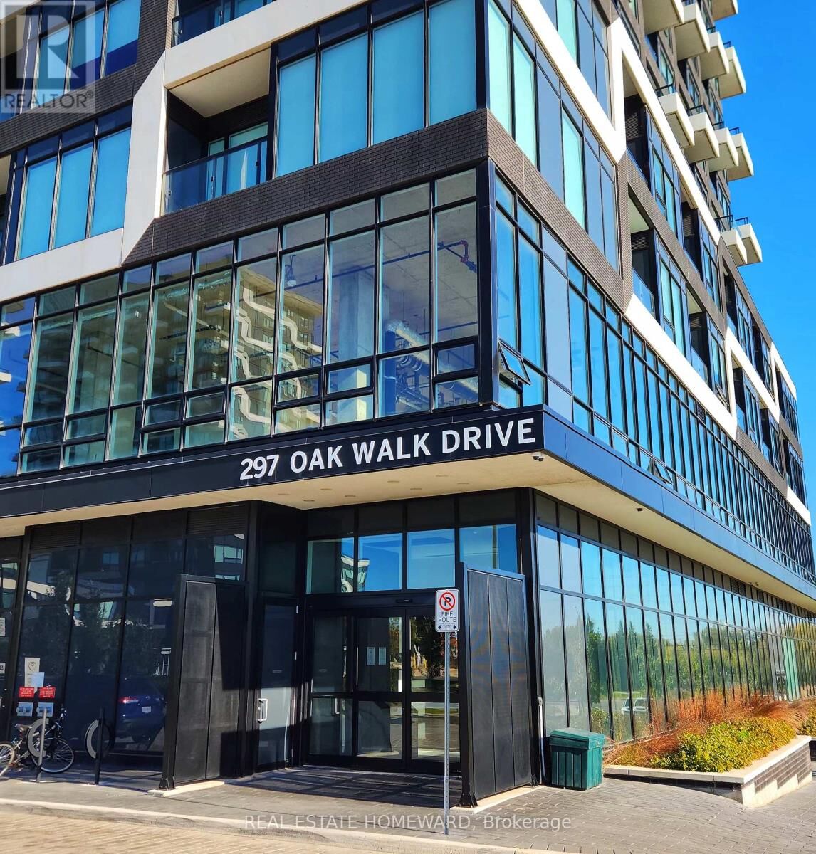 Property Photo:  297 Oak Walk Drive 703  ON L6H 3R6 