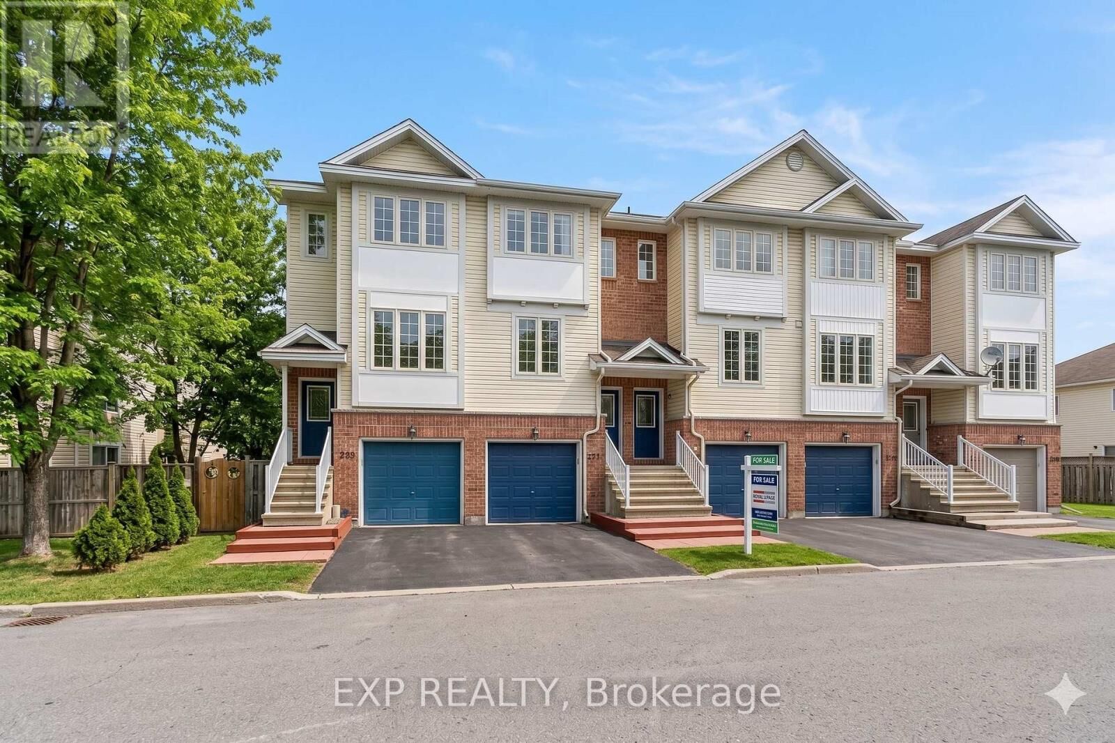 Property Photo: 211 Gershwin Private ON K2H 1G6