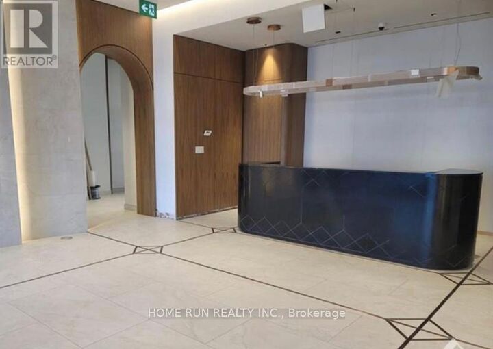 Property Photo:  560 Rideau Street 802  ON K1N 0G3 