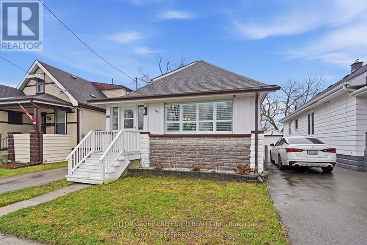 Property Photo:  105 Madison Avenue  ON N5Z 2P3 