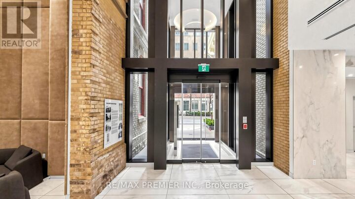 Property Photo:  634 Church Street 3308  ON M4Y 0G9 