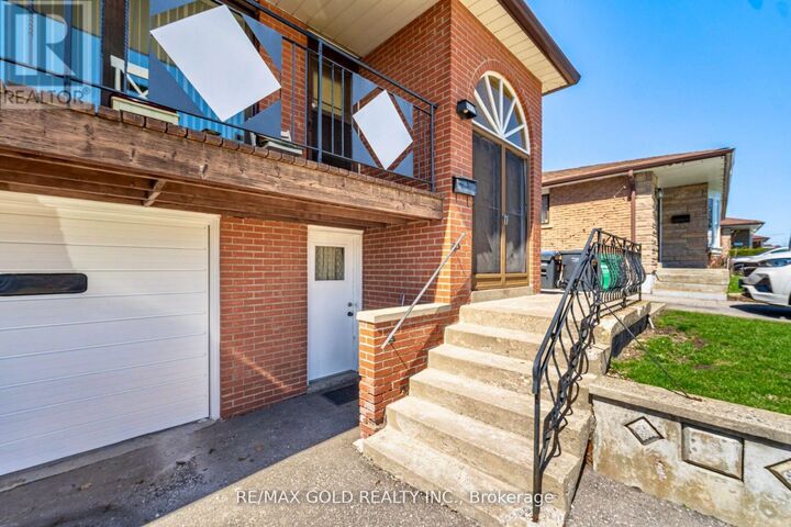 Property Photo:  877 Consort Crescent  ON L5C 1J8 
