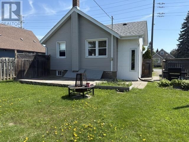 Property Photo: 751 Sprague St ON P7E 1V5