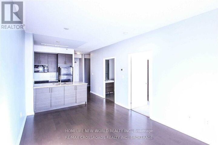 Property Photo:  70 Forest Manor Road 3003  ON M2J 0A9 