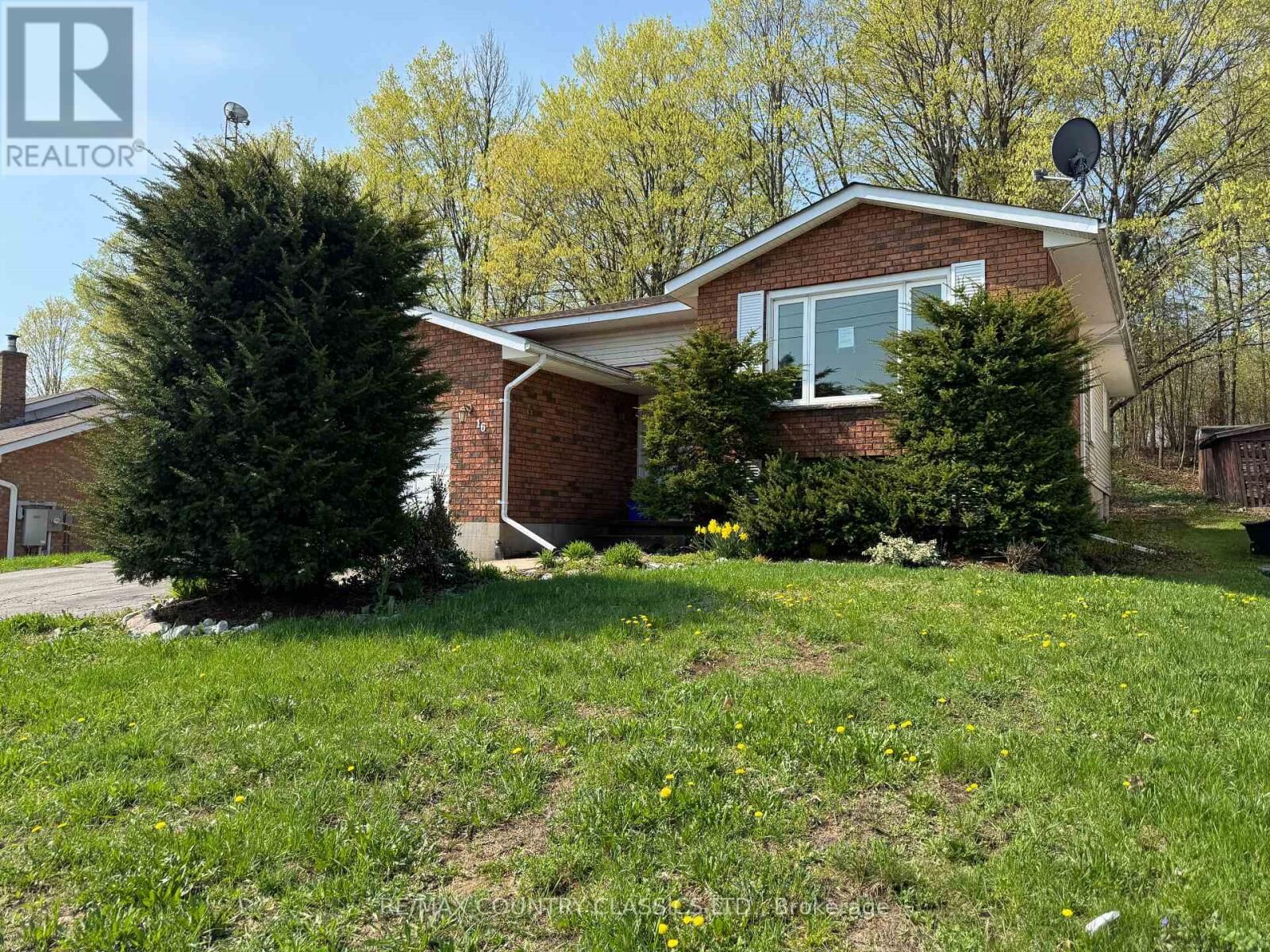 Property Photo:  16 Maple Street  ON K0L 1C0 