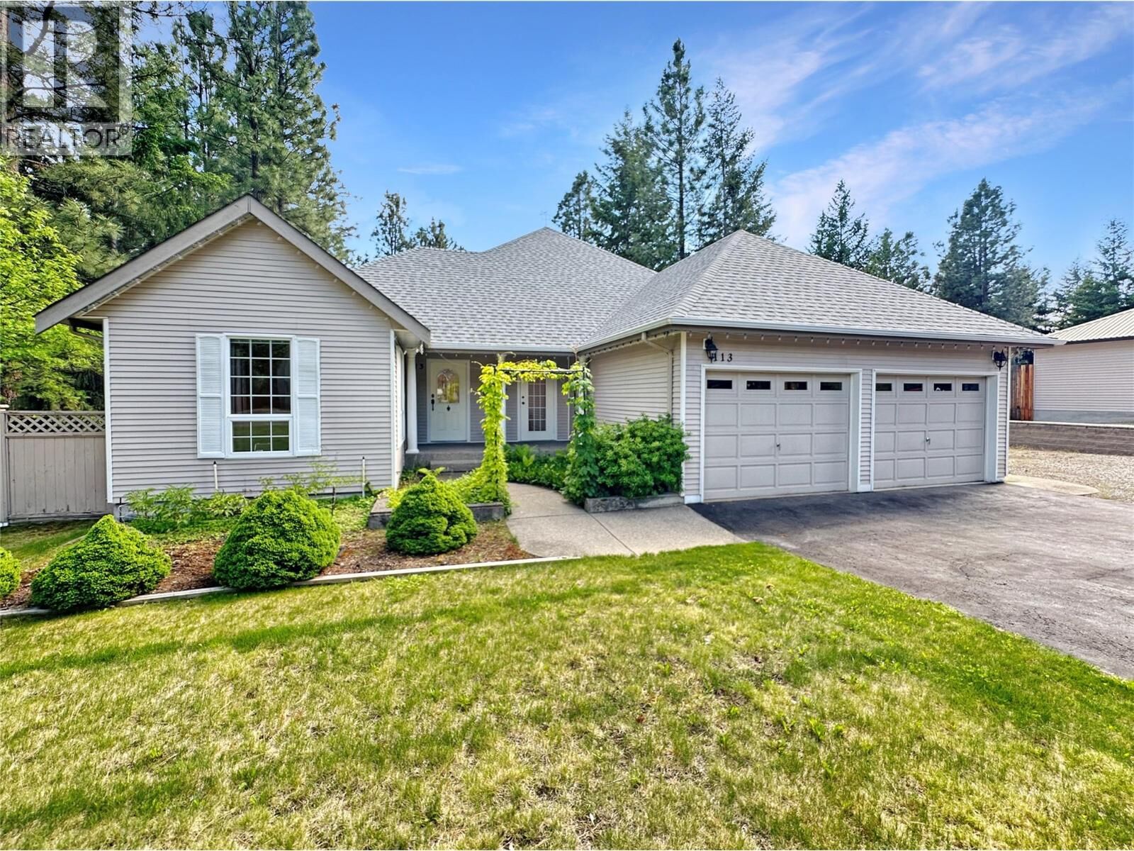 Property Photo:  113 Deerview Crescent  BC V0X 1W0 