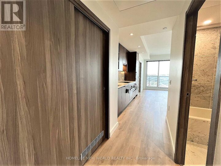 Property Photo:  85 McMahon Drive 1110  ON M2K 0C2 