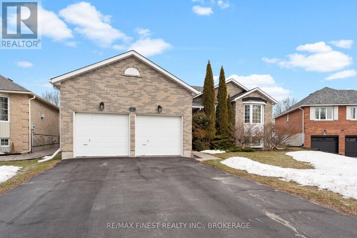 Property Photo:  75 Barker Drive  ON K7K 6X6 