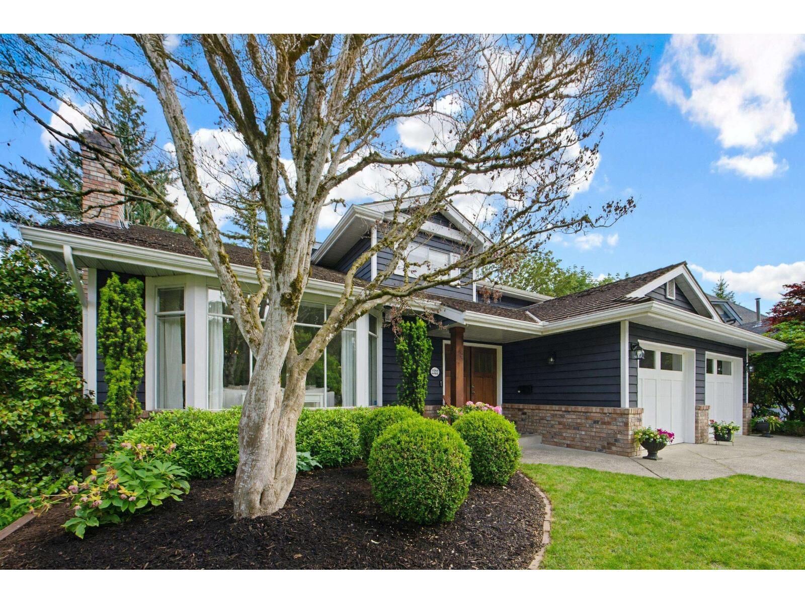 Photo de la propriété:  2322 Hampshire Place  BC V2S 6N4 