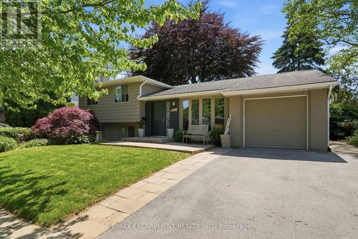 Property Photo:  570 Rosedale Crescent  ON L7N 2T1 