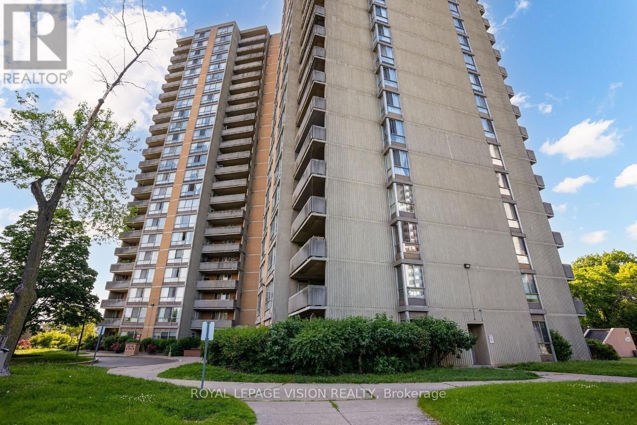 Property Photo: 10 Martha Eaton Way South 2107 ON M6M 5B3
