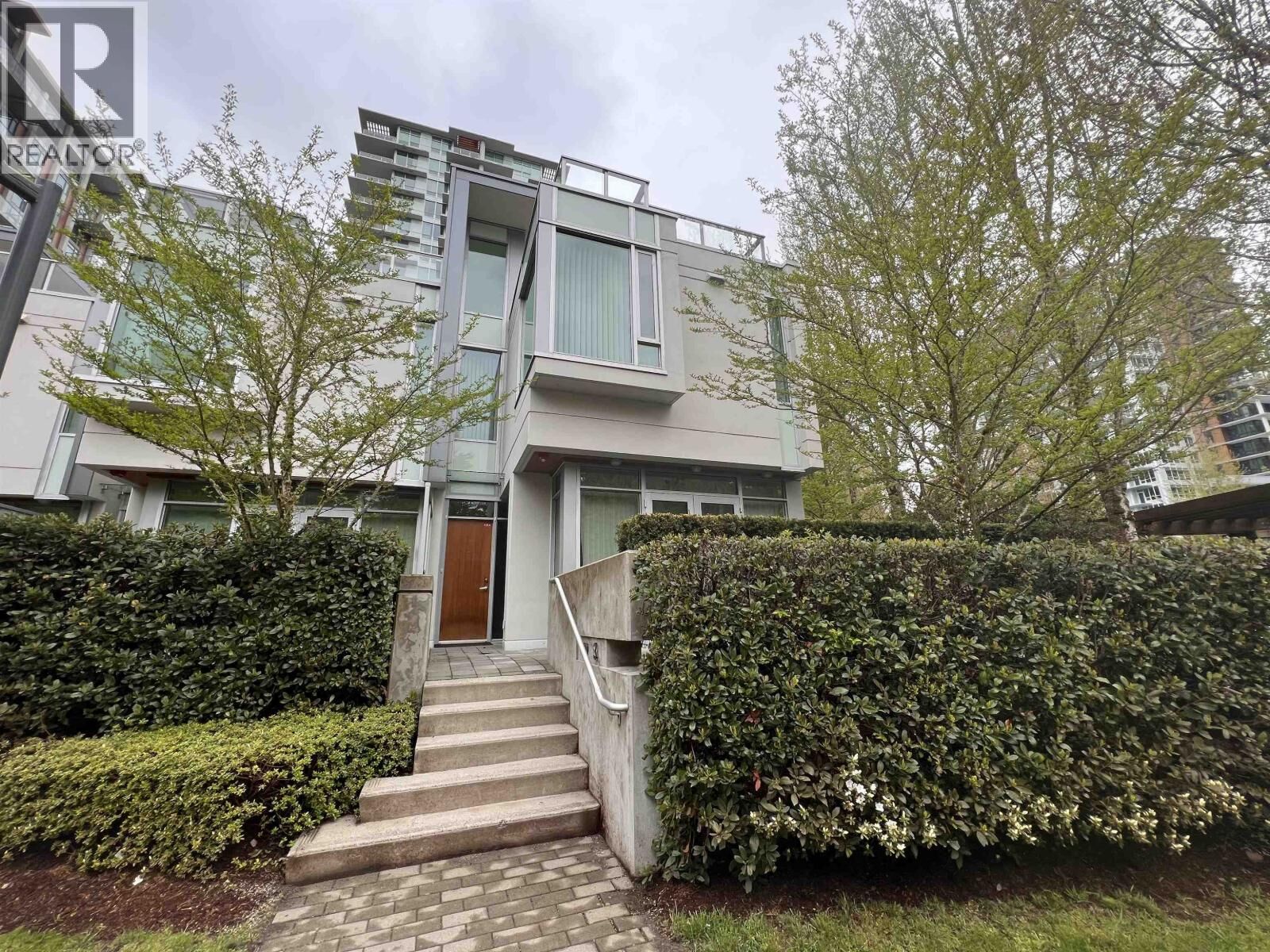 Property Photo:  5728 Berton Avenue Th3  BC V6S 0C4 