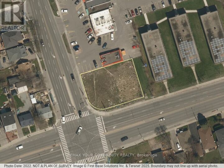 Property Photo:  3212 St Clair Avenue East  ON M1L 1V7 