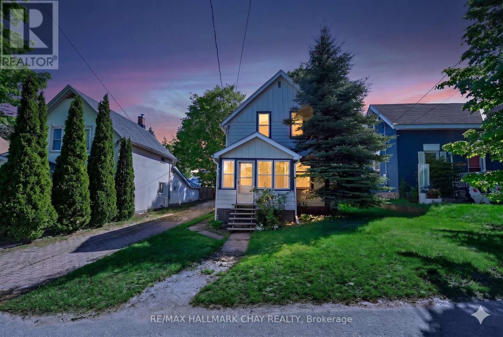 Property Photo:  23 Maria Street  ON L9M 1L5 