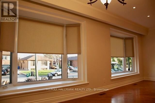 Property Photo:  162 Combe Avenue  ON M3H 4K3 