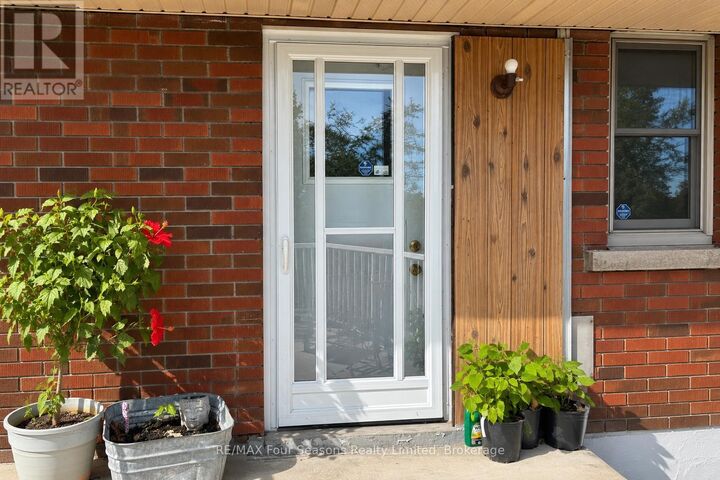 Property Photo:  23 Camille Court  ON L8T 2C8 