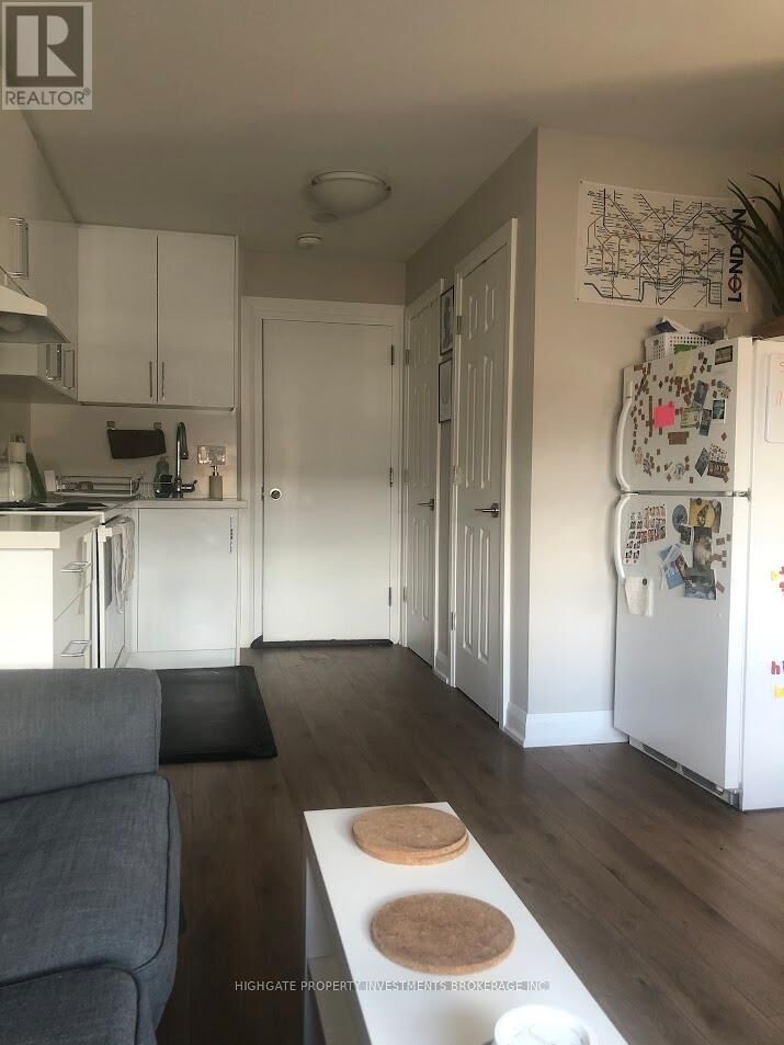 Property Photo:  835 Bloor Street West D  ON M6G 1M1 
