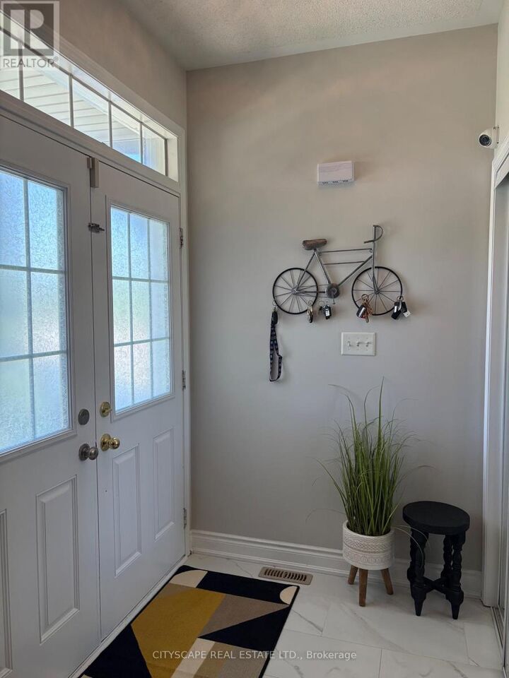 Property Photo: 879 Bennett Boulevard ON L9T 6X9
