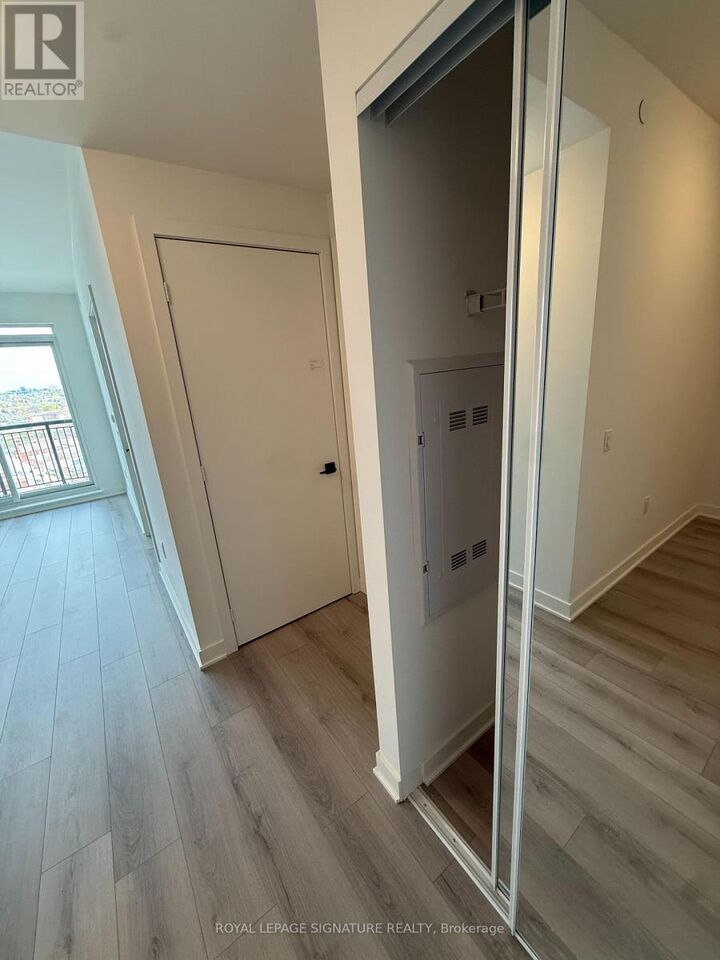 Photo de la propriété:  1185 Dupont Street 2003  ON M6H 0G5 