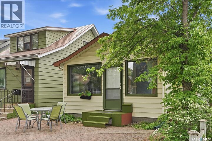 Property Photo: 1614 Lorne Avenue SK S7H 1Y1