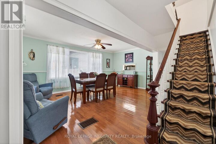 Property Photo: 33 Rochester Street ON K7C 2P9