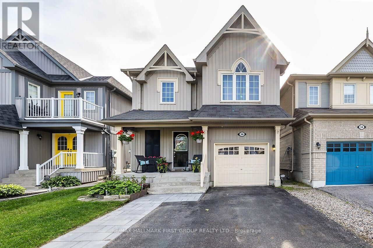 Property Photo:  38 Allworth Crescent  ON L1C 0B3 