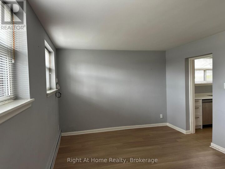 Property Photo:  1033 Ravine Road 1  ON L1H 4C9 