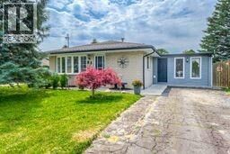 Property Photo:  61 Dauw Avenue  ON N8A 3N3 