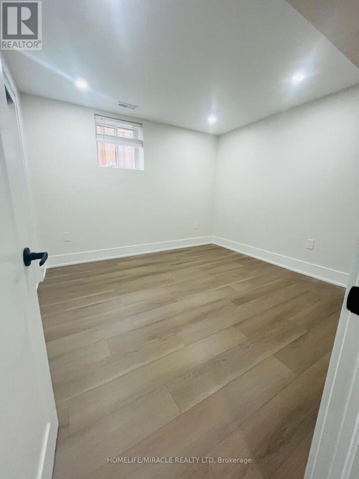 Property Photo:  28 Fishlock Street  ON L1Z 1G3 