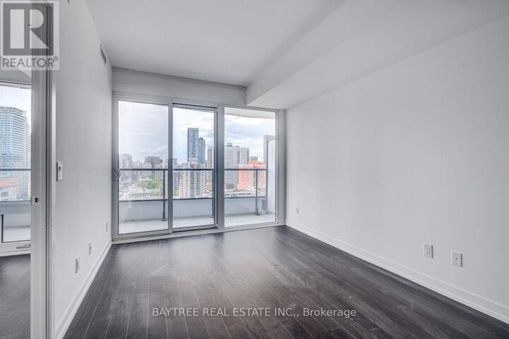 Property Photo:  85 Wood Street 2710  ON M4Y 0E8 