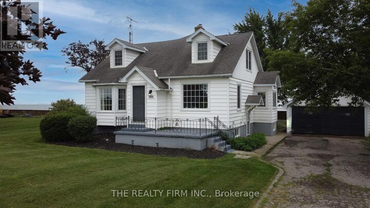 Property Photo:  18378 Erie Shore Drive  ON N0P 1A0 