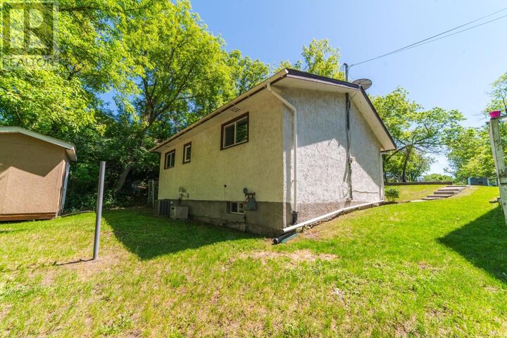 Property Photo:  306 Fourth Street North  ON P9N 2M9 