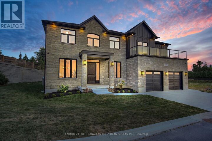Property Photo: 720 Apricot Drive 13 ON N6K 0M5