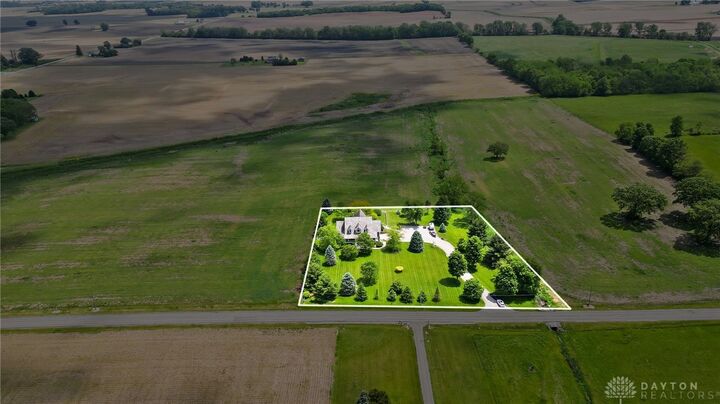 Property Photo: 4380 N River Road OH 45502