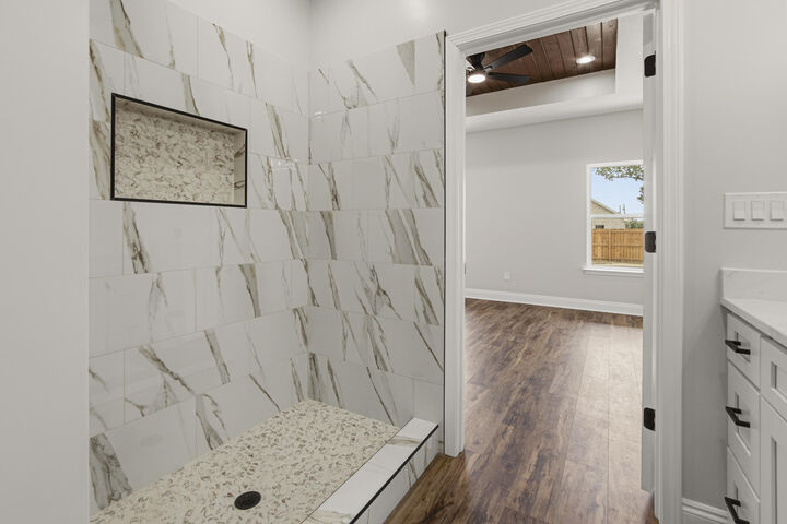 Property Photo:  729 Sheffield Avenue  FL 32401 