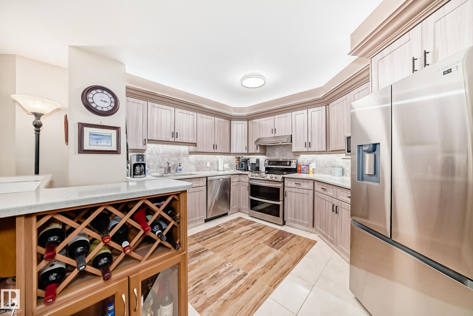 Property Photo:  3 Perron Street 512  AB T8N 5Z5 