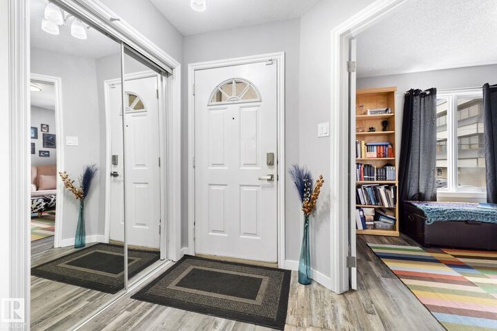 Property Photo:  9814 108A  AB T8L 4C7 