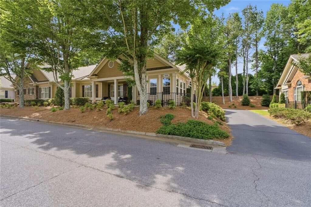 Property Photo:  1035 Brook Knoll Lane  GA 30041 