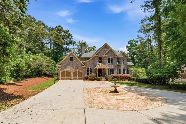 Property Photo: 2715 Henderson Road GA 30084
