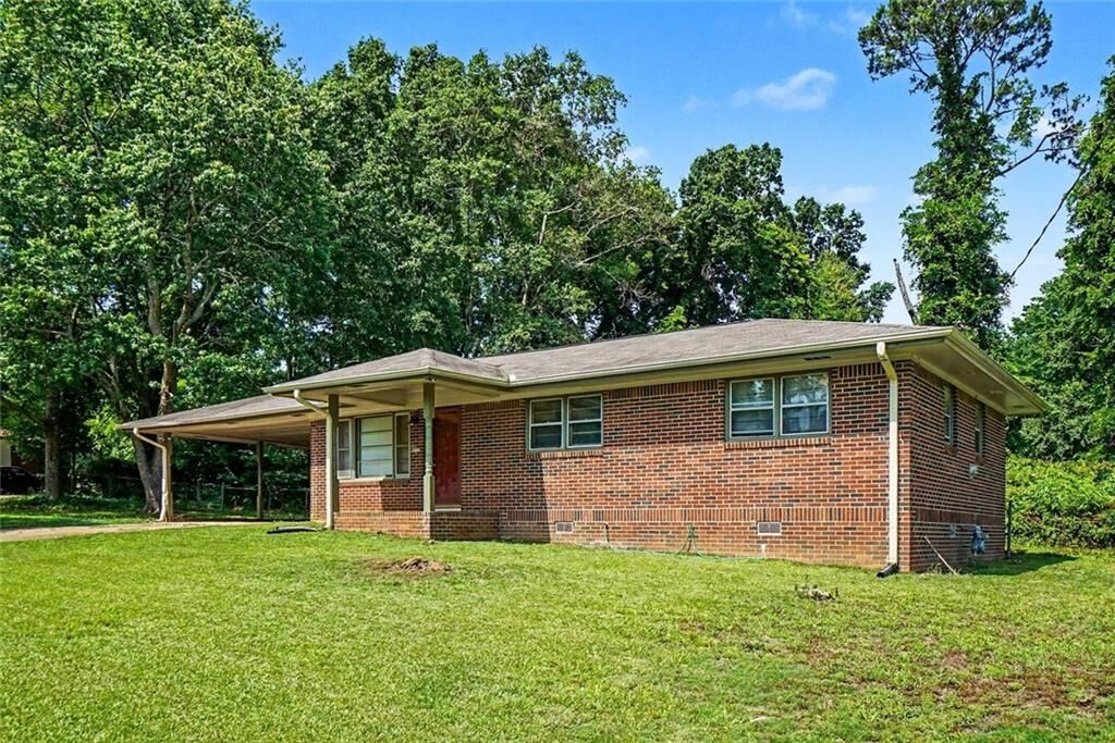Property Photo: 5900 Pendley Court GA 30126