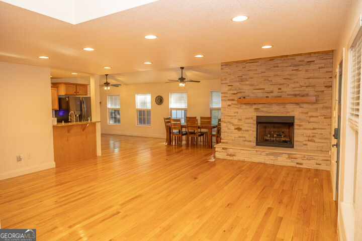 Property Photo:  182 Oak Hills Drive  GA 30560 
