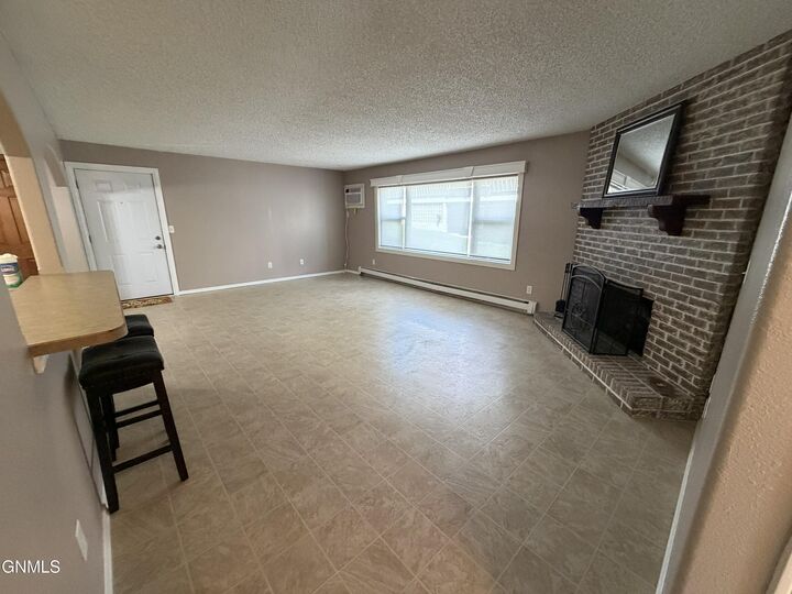 Property Photo:  120 Lake Avenue 4  ND 58504 