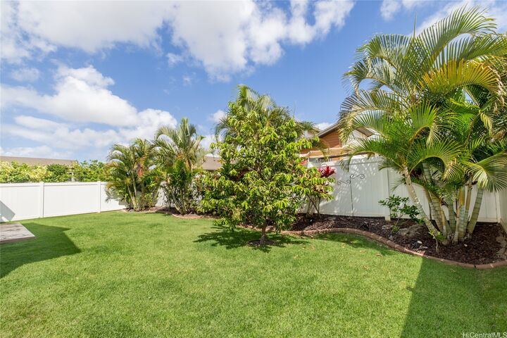 Property Photo: 91-1312 Ipuolono Street 1312 HI 96706